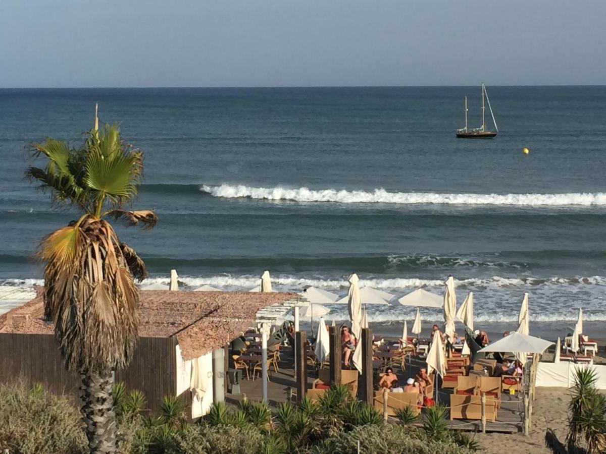 Nid Douillet Dans Les Coursives Du Village Naturiste Du Cap D Agde Kültér fotó